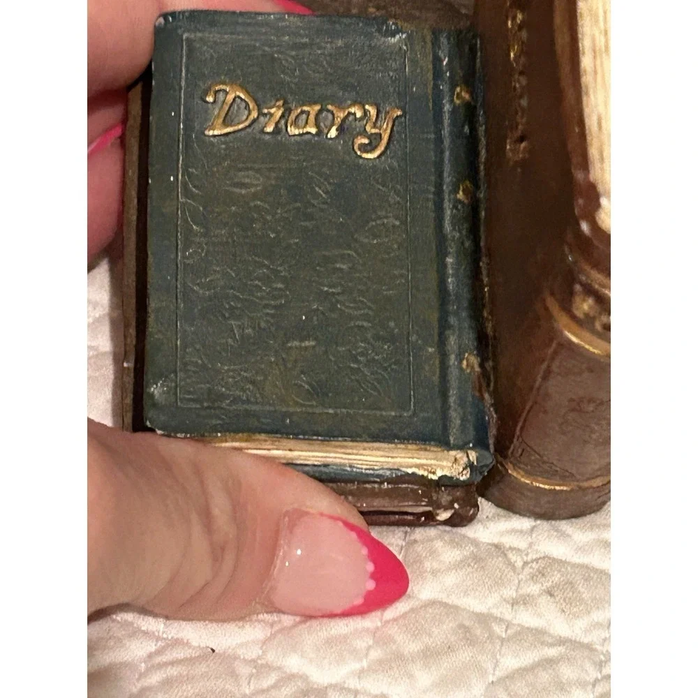 Vtg. Home Interior's‎ Small Books As One Piece For Shelf